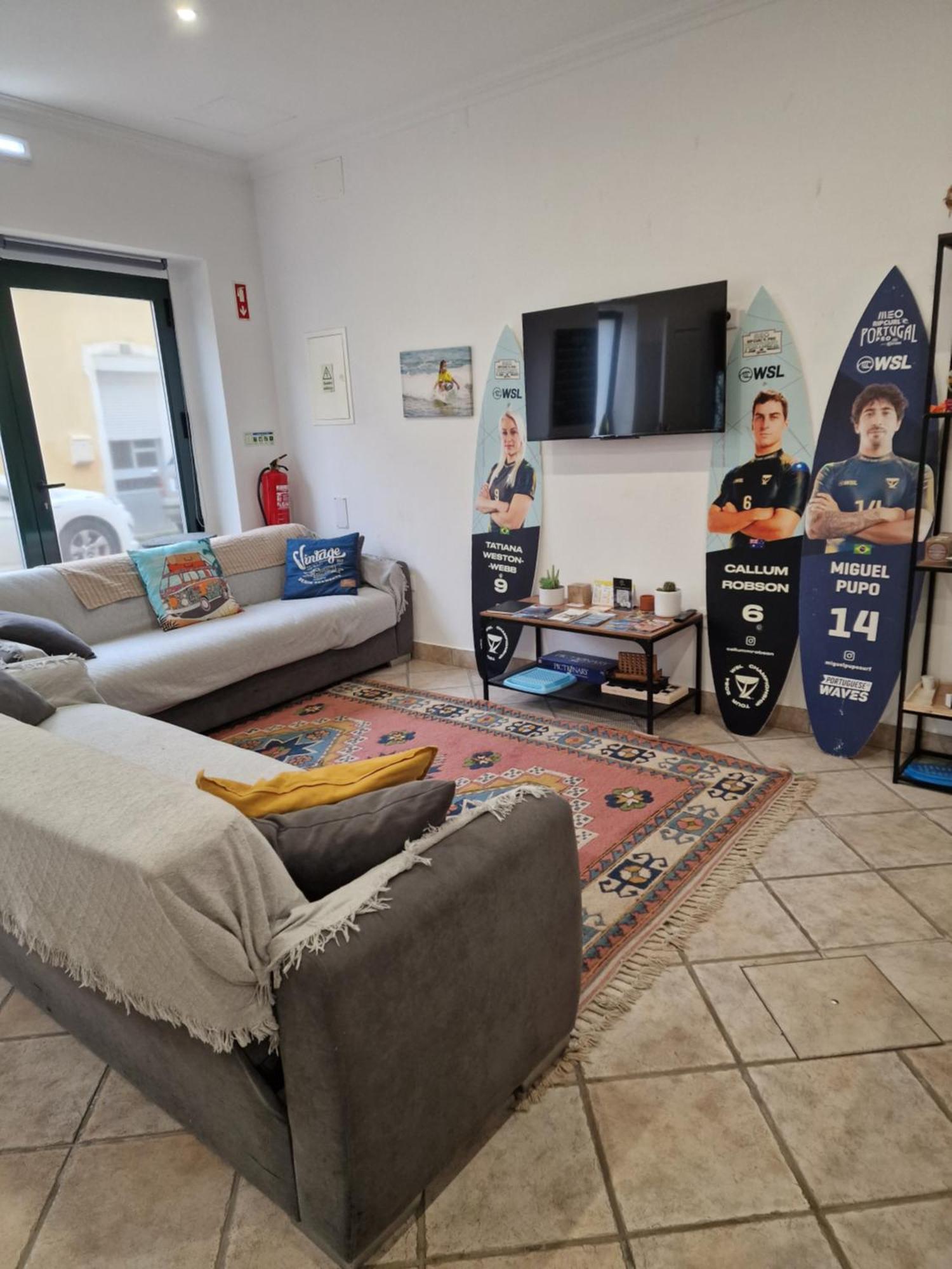 Wolley - Peniche Guesthouse 2 Buitenkant foto